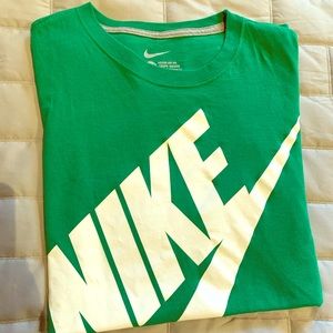 NIKE t-shirt